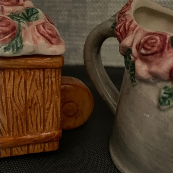 **VINTAGE** Floral Ceramic Sugar & Creamer Set with Roses - Picture 2 of 12